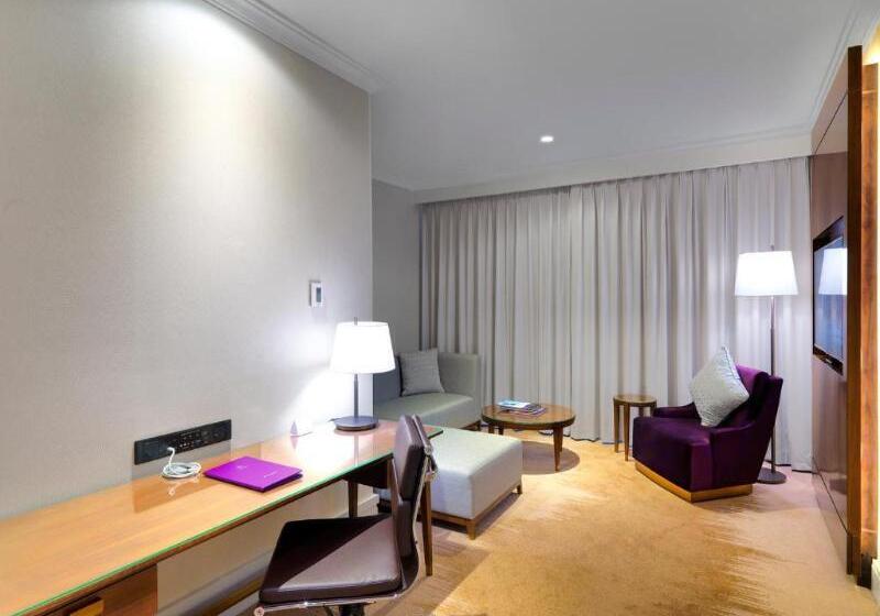 디럭스 스위트, Amora Hotel Jamison Sydney