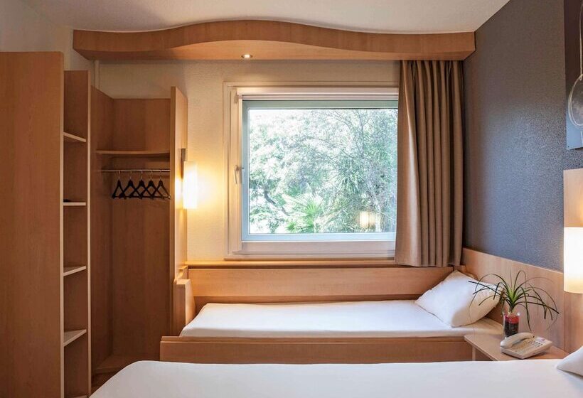 اتاق استاندارد, Ibis Cornella