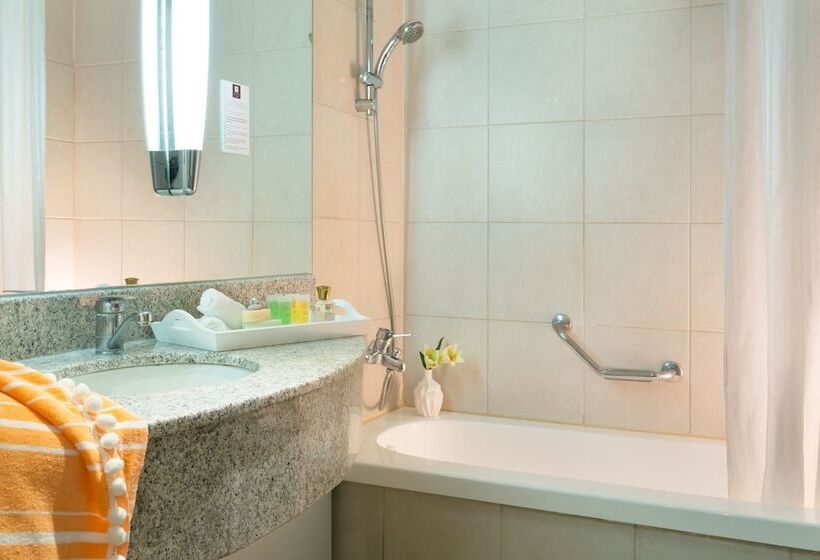 Номер Superior с Балконом, Leonardo Hotel Jerusalem
