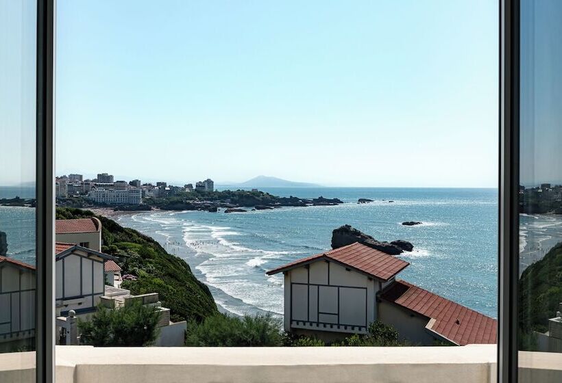 سوییت جونیور با چشم‌انداز دریا, Regina Experimental Biarritz