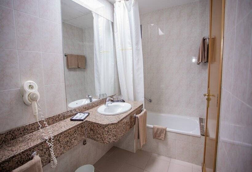 Quarto Superior Vista Piscina, Servatur Don Miguel - Adults Only