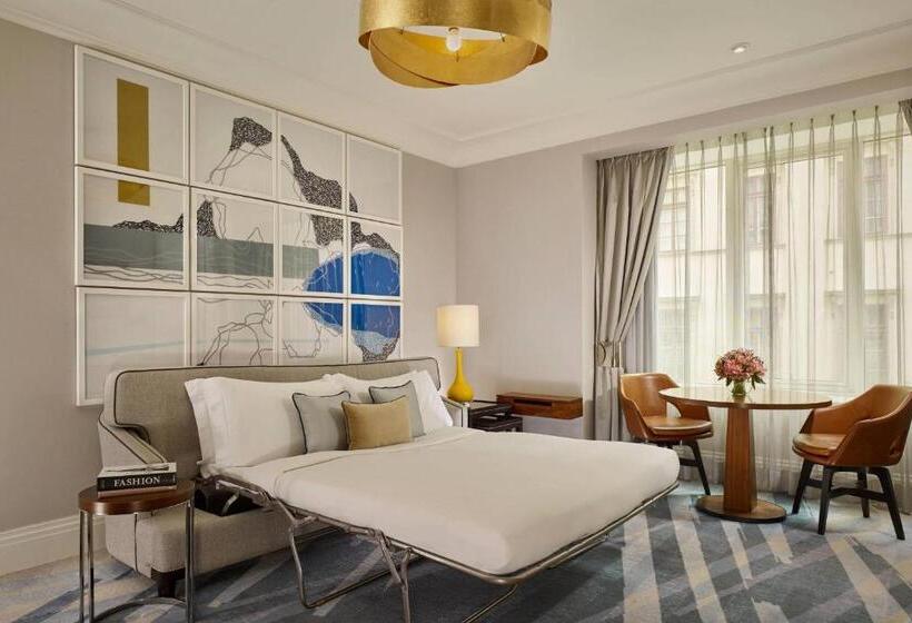带双人大床的行政管理套房, The Ritzcarlton, Budapest
