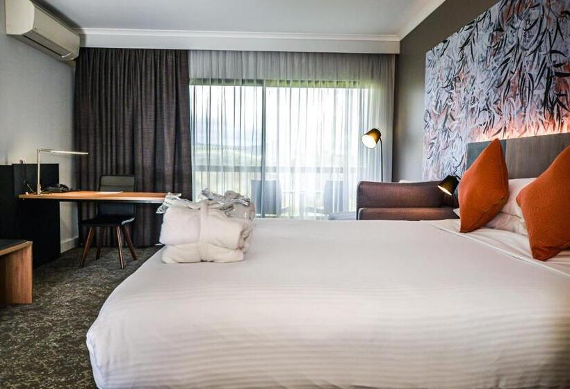 디럭스 룸 킹사이즈 침대, Novotel Barossa Valley Resort