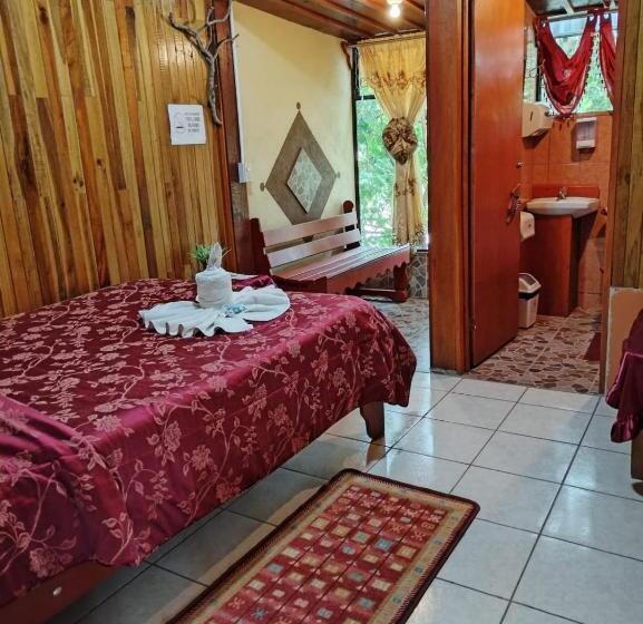 Номер Стандарт Вид на Сад, Pensión Y Cabinas Colibrí B&b Costa Rica