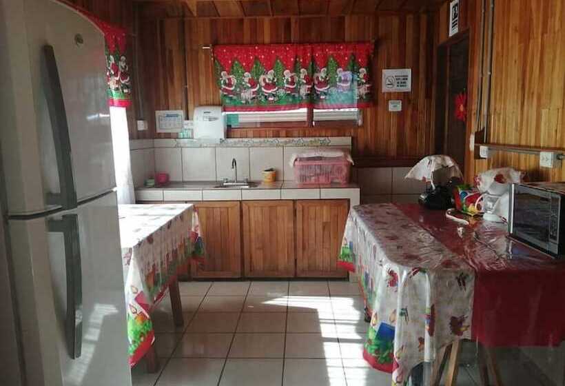 Четырехместный Номер Стандарт, Pensión Y Cabinas Colibrí B&b Costa Rica