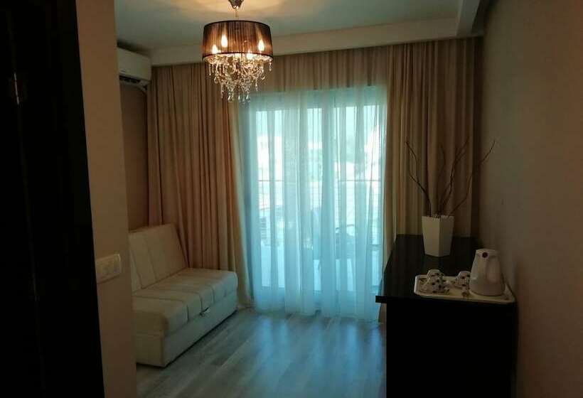 اتاق راحتی سه تخته, Apartments And Rooms Grand Palazzo