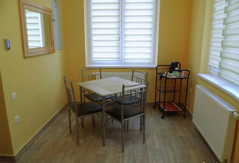 Номер Deluxe, Eszter Apartman