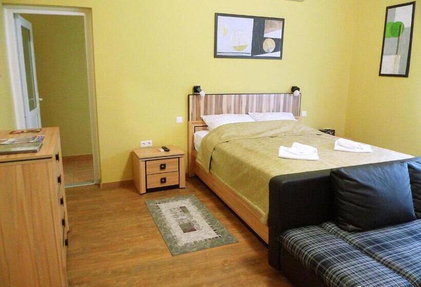 Апартаменты 1 Спальня, Eszter Apartman