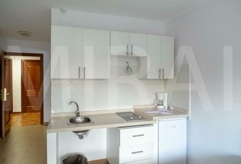 Студио Стандарт Вид на Бассейн, Apartamentos Pez Azul