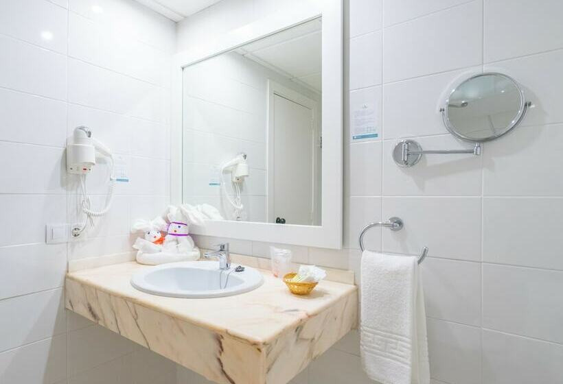 Apartamento 1 Dormitório com Sacada, Bellevue Club