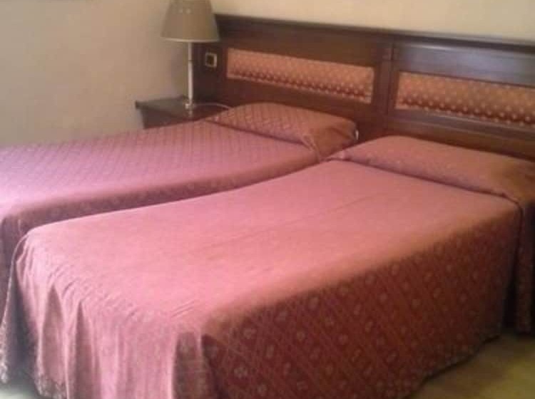 اتاق استاندارد سه نفره, Bigallo