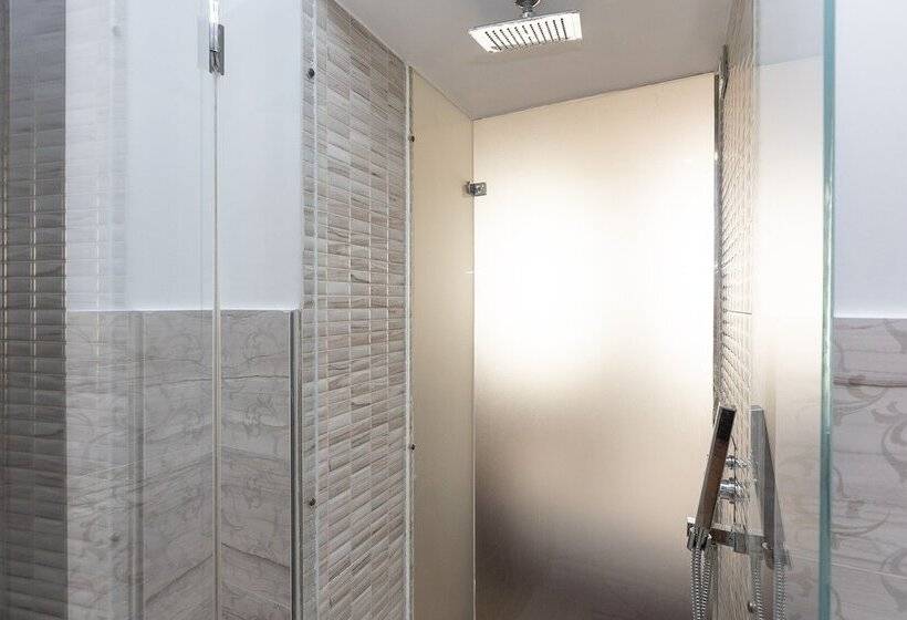 اتاق استاندارد چهار تخته, Castellino Roma