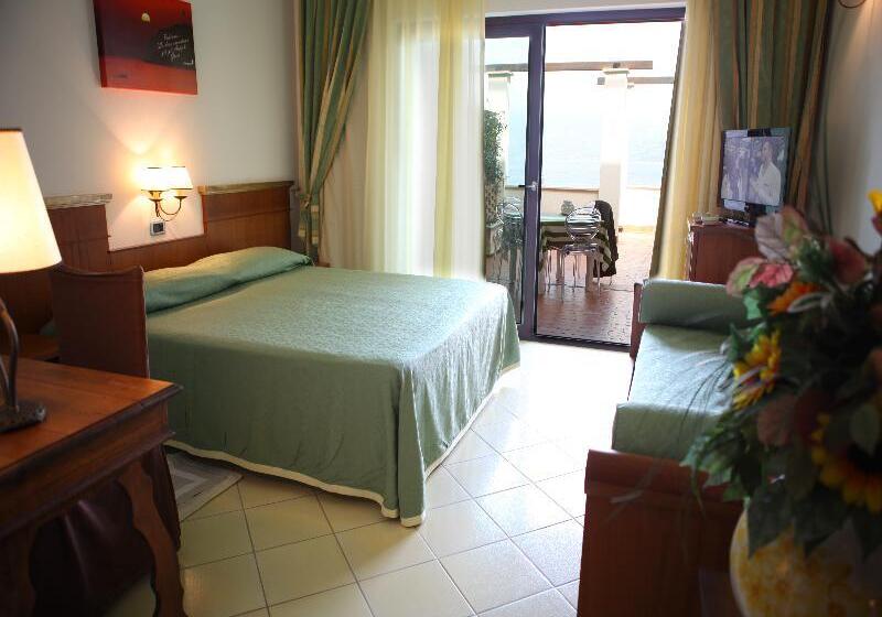 سوییت جونیور, Castellino Roma
