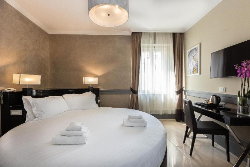 اتاق لوکس, Castellino Roma