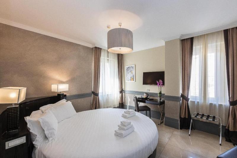 اتاق لوکس, Castellino Roma