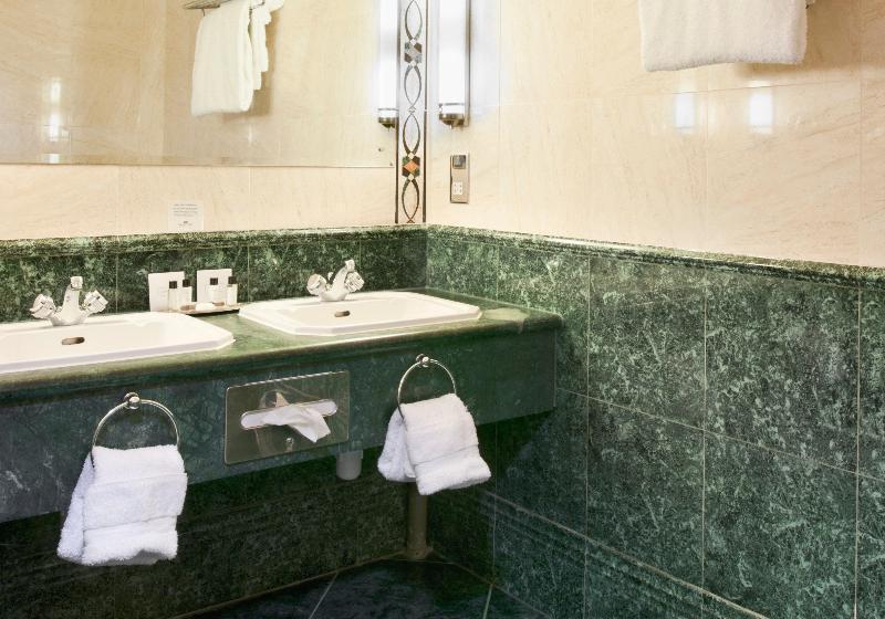 Номер Стандарт Адаптированный для Инвалидов, Crowne Plaza Liverpool   John Lennon Airport, An Ihg