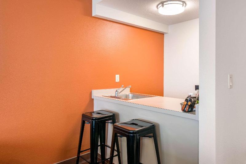 수피리어 스위트, Stanford Suites