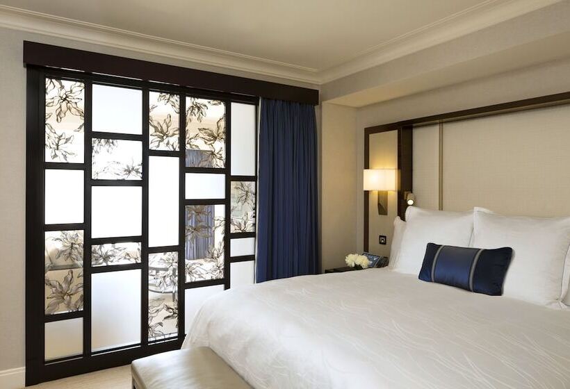 جناح جونيور, The Peninsula Chicago