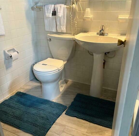 Номер Стандарт, Vinehurst Inn & Suites