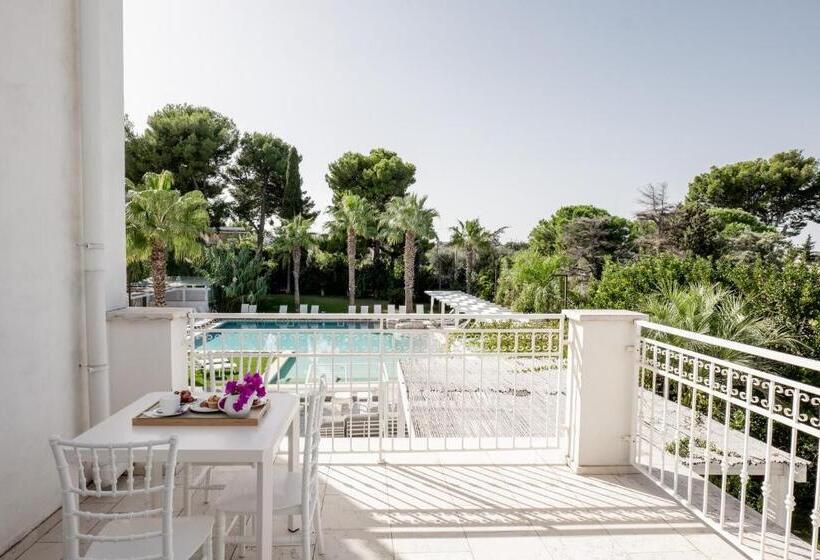 Полулюкс Вид на Бассейн, San Lorenzo Boutique Hotel & Spa