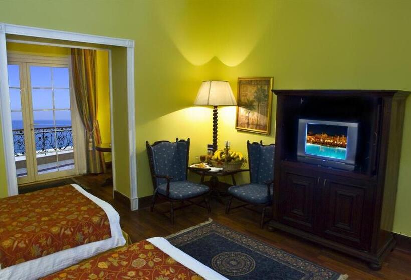 اتاق لوکس با چشم‌انداز دریاچه, Helnan Auberge Fayoum