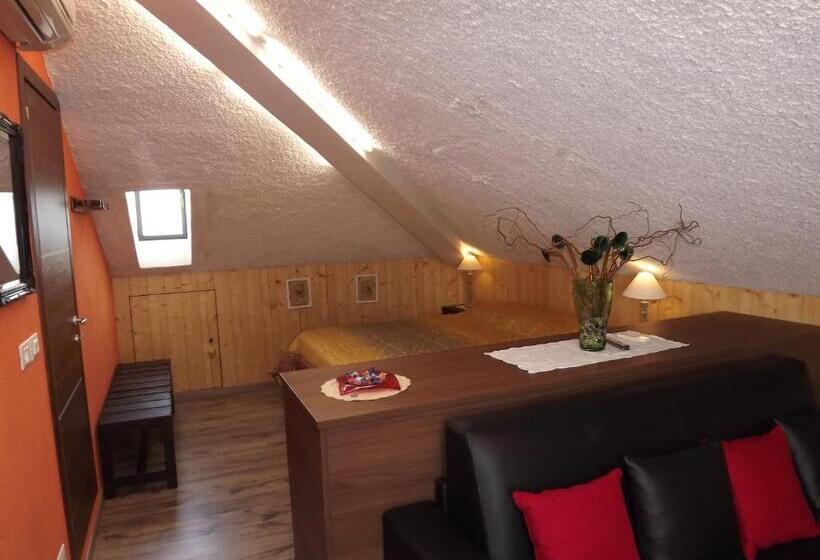Студия Стандарт, Tenuta I Lecci