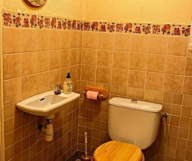 Семейные Апартаменты, The Storyteller Apartment Chateau Le Mur