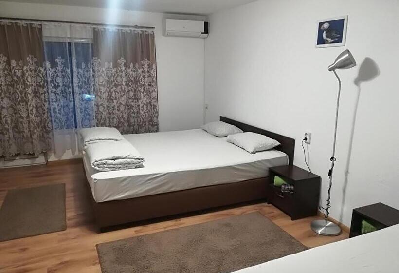 Номер Стандарт Трехместный, Family Hotel May