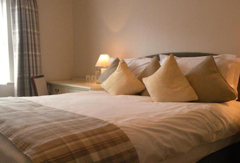 Номер Стандарт, Conyngham Arms Hotel