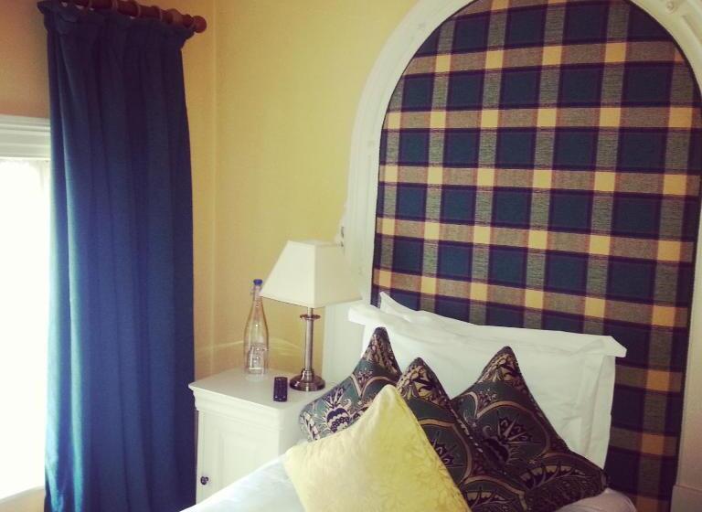 Quarto Estandar Individual, Conyngham Arms Hotel
