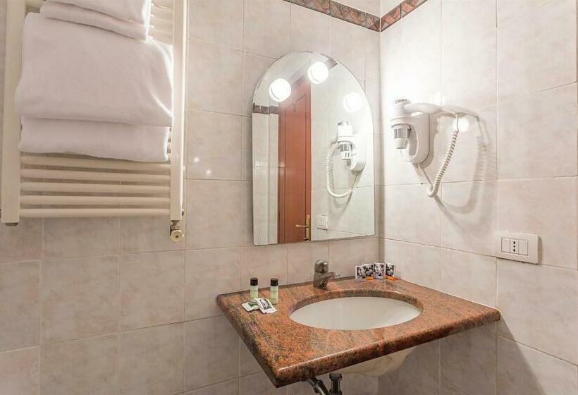 Номер Стандарт, Raeli Hotel Luce