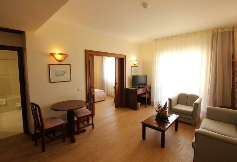 발코니가 있는 스위트, Suite Hotel Jardins Da Ajuda