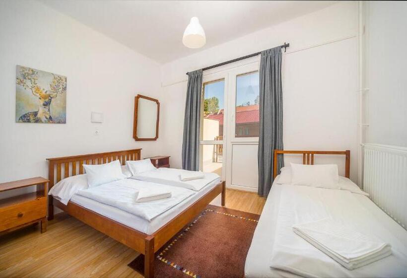 家庭间, Lipicai Hotel és étterem
