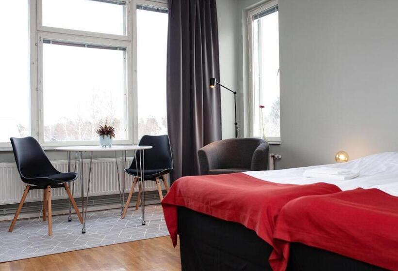 Студия Стандарт, Strandnäs Hotell