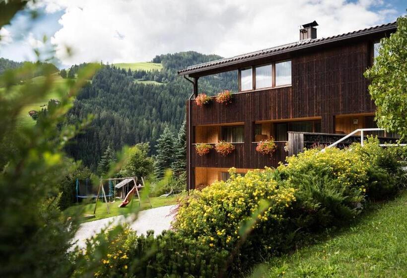 标准工作室, Chalet Vanzi