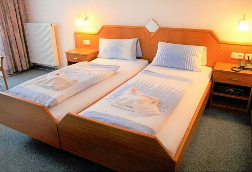 Номер Стандарт Вид на Горы, Waldhotel Feldbachtal