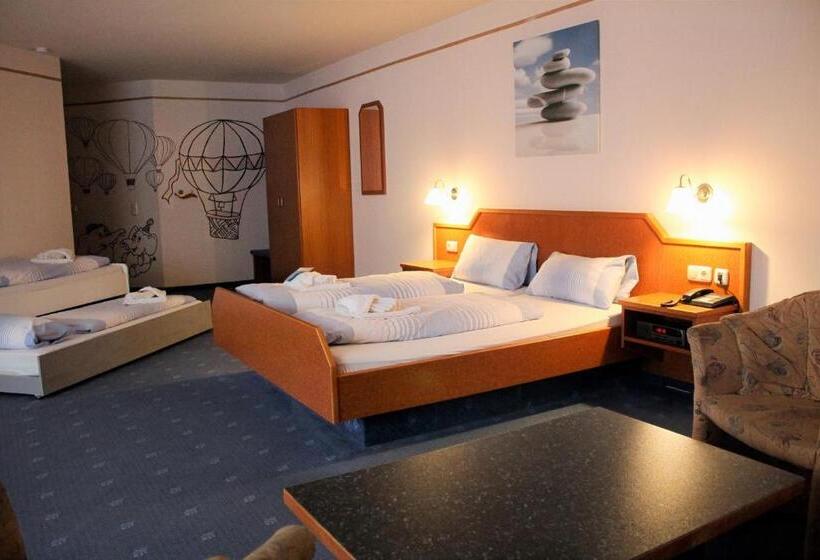 Семейный Номер, Waldhotel Feldbachtal