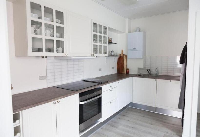 Вилла 3 Спальни, Like Home Holiday House