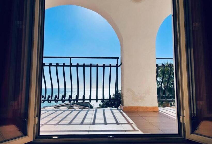 آپارتمان 1 خوابه با چشم‌انداز دریا, Manca Residence