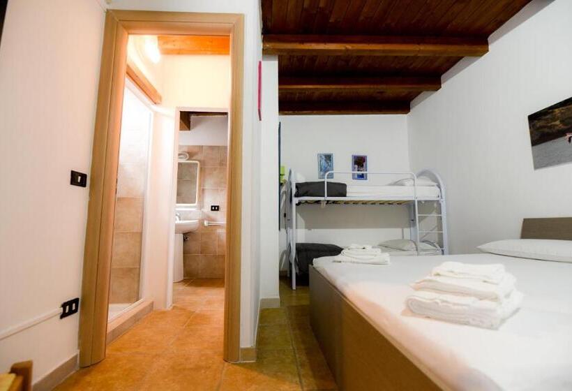 Четырехместный Номер Стандарт, B&b Macchia Mediterranea