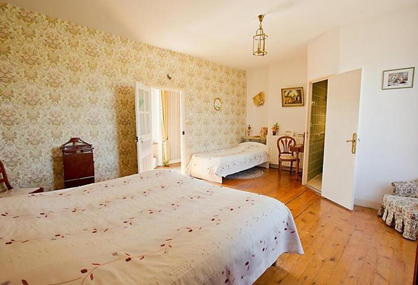 Номер Стандарт Трехместный, Domaine Saint Hilaire