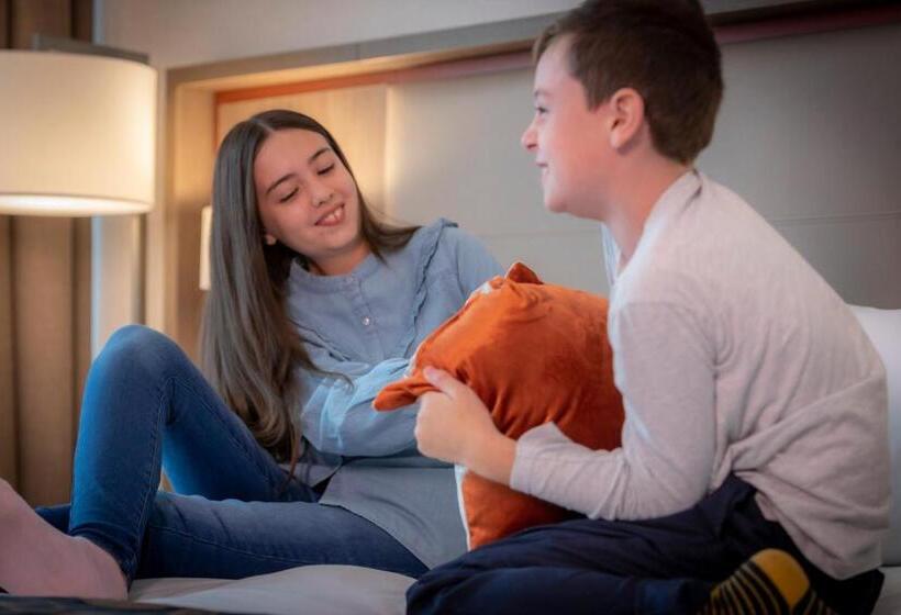 اتاق لوکس خانوادگی, Clayton Hotel Belfast City