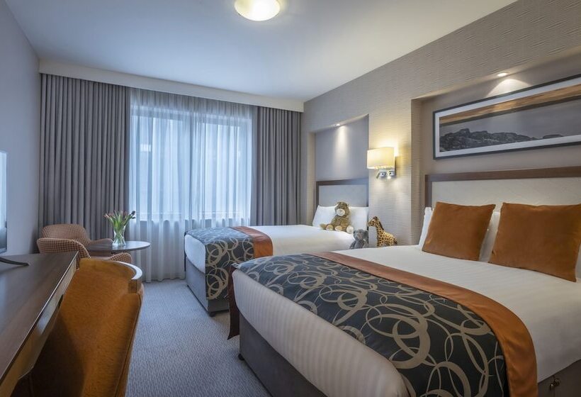 Номер Deluxe, Clayton Hotel Belfast City
