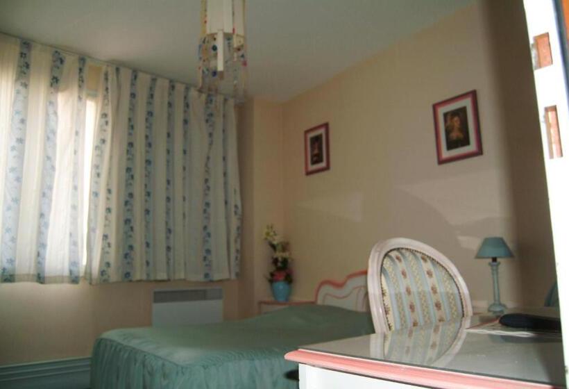 Номер Стандарт, Hôtel Bertrand