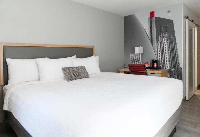 غرفة قياسية سرير كينج لذوى الإحتياجات الخاصة, Saint Clair   Magnificent Mile