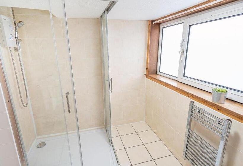 Ortak Banyolu Standart Oda, Broadford House Skye