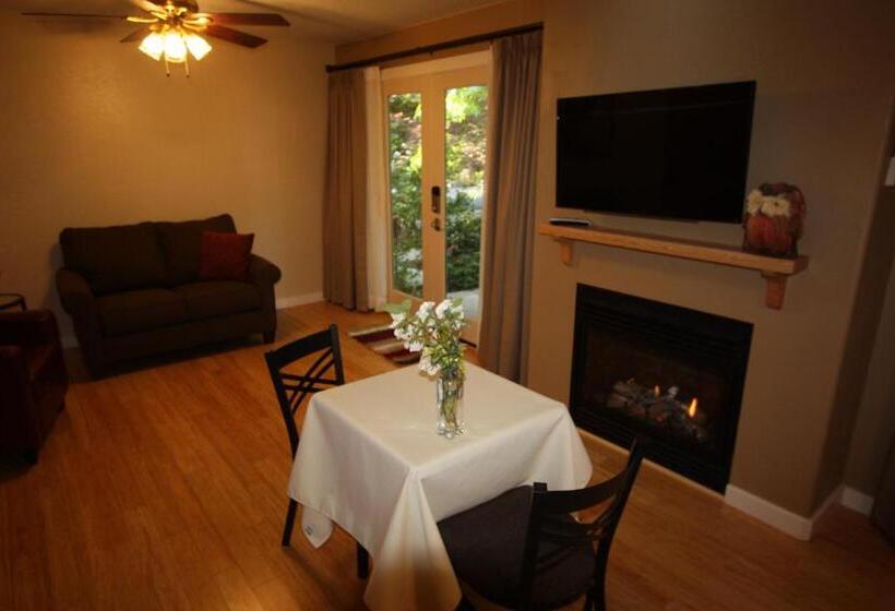 Люкс Deluxe Кровать Кинг, The Inn At Shasta Lake