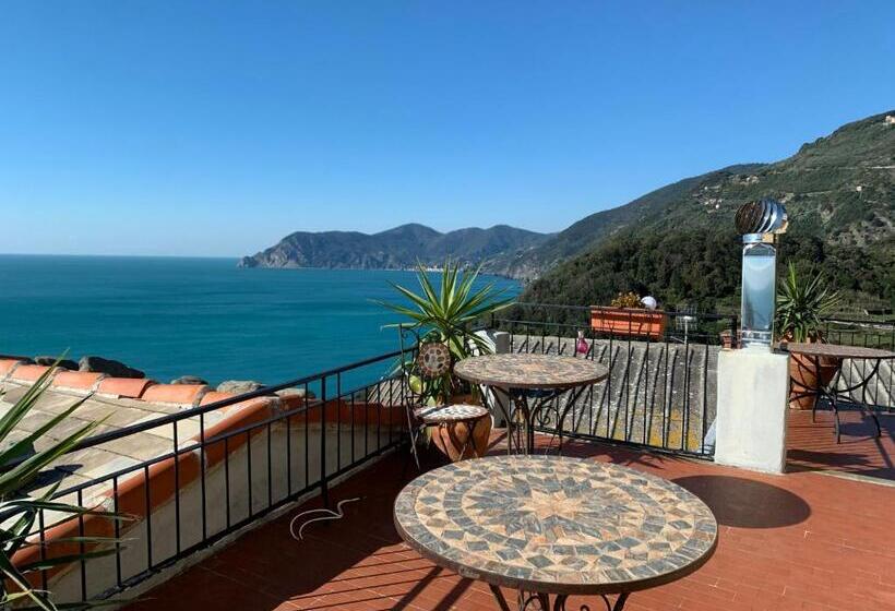 Номер Economy, Corniglia Dreams