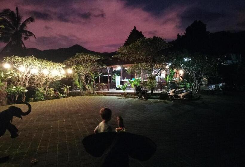 Номер Стандарт Вид на Сад, D Kailash Retreat