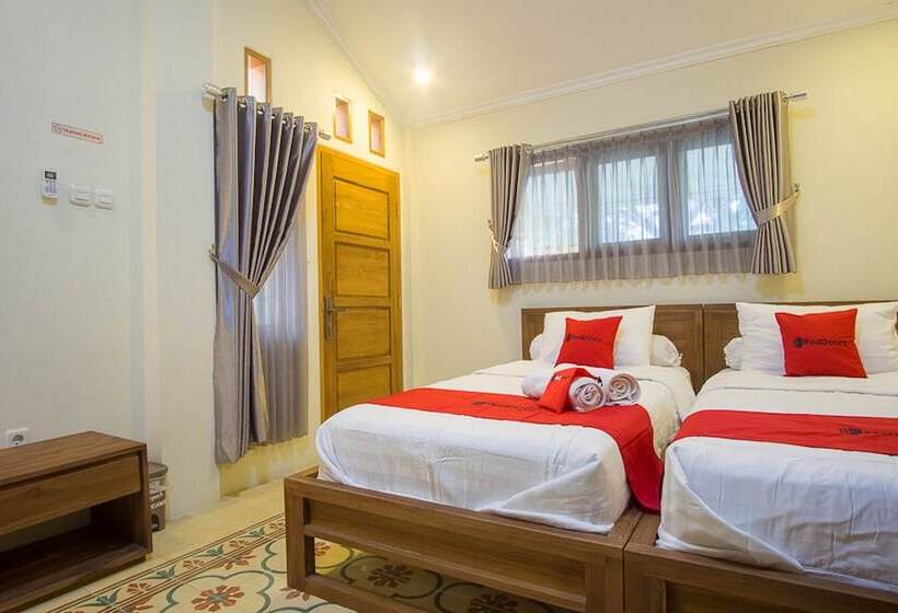 Номер Стандарт, Reddoorz @ Letjend S. Parman Pacitan